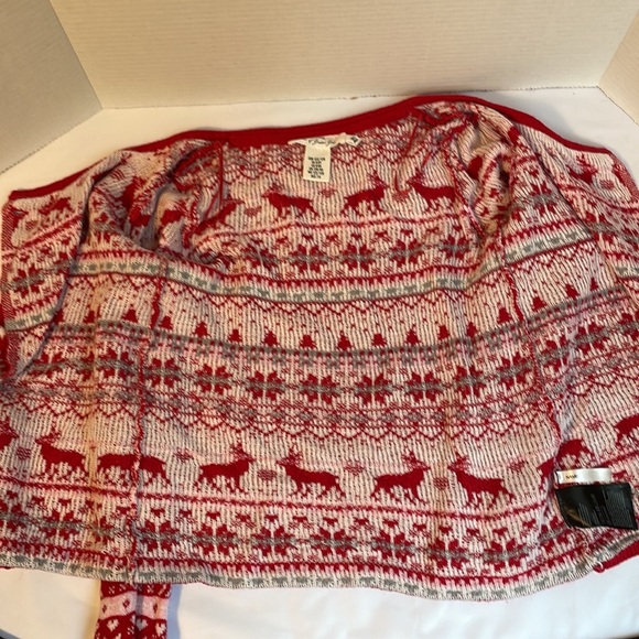 H&M girls red and white sweater. Size 6-8 - Picture 4 of 8